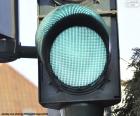 Зеленый светофор, зеленый свет указывает, что вы можете пройти